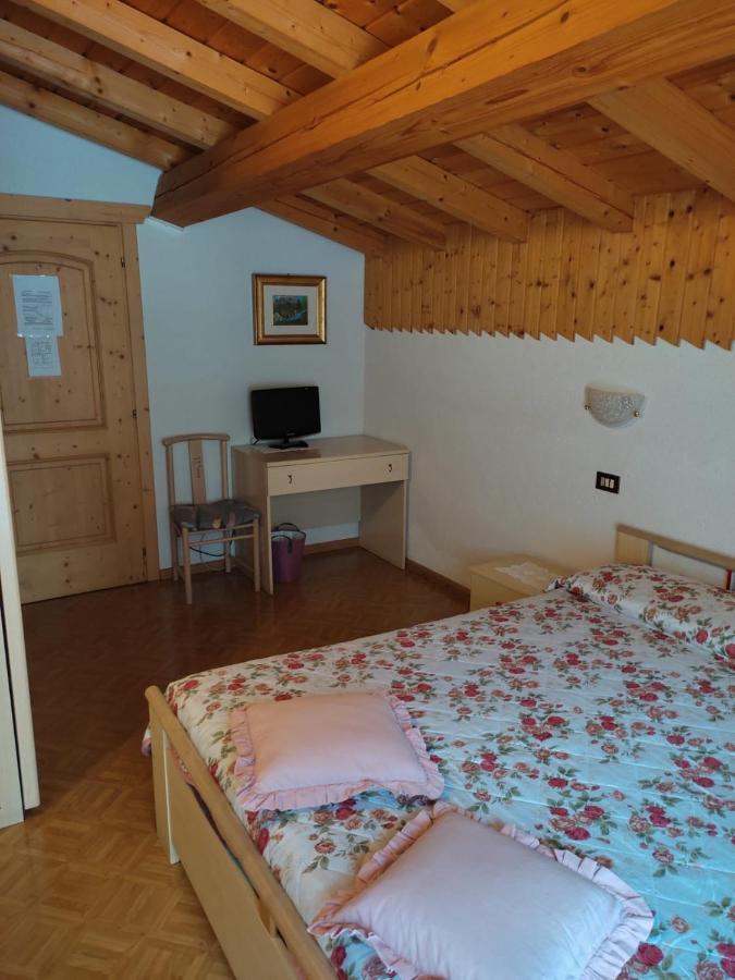 Affittacamere Pizzeria Marmolada Rocca Pietore Bagian luar foto