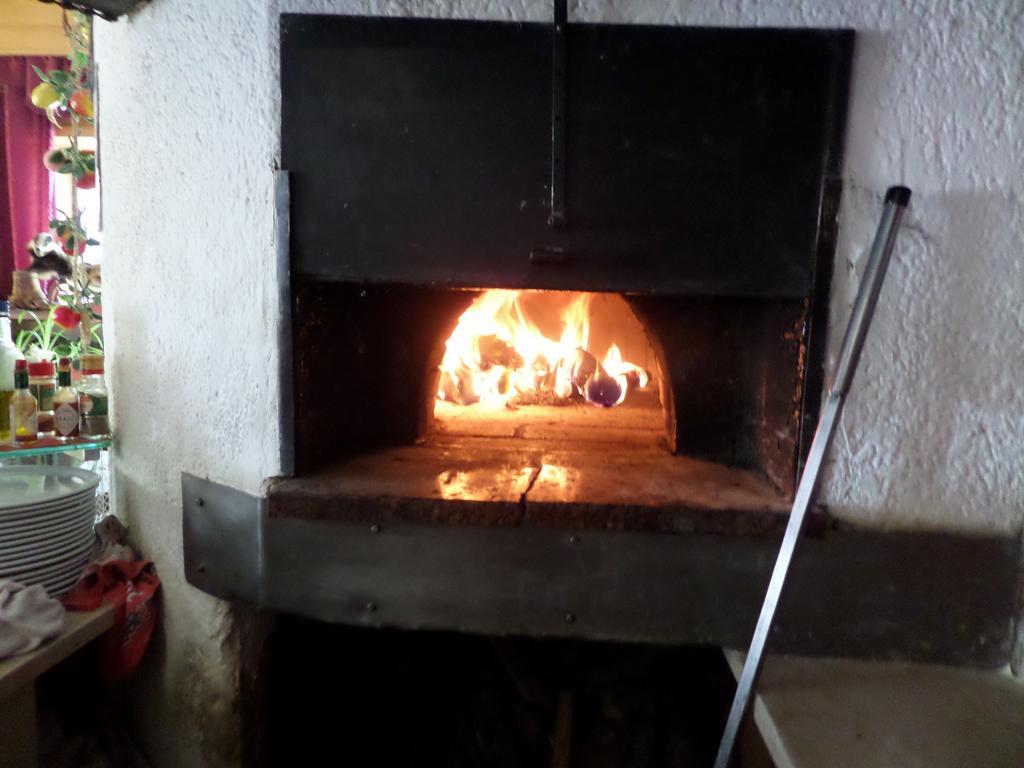 Affittacamere Pizzeria Marmolada Rocca Pietore Bagian luar foto