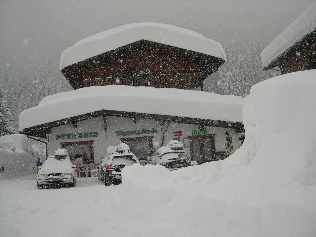 Affittacamere Pizzeria Marmolada Rocca Pietore Bagian luar foto
