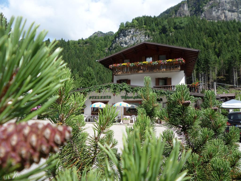 Affittacamere Pizzeria Marmolada Rocca Pietore Bagian luar foto