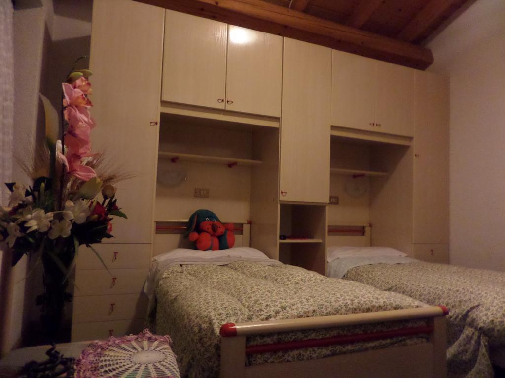 Affittacamere Pizzeria Marmolada Rocca Pietore Bagian luar foto